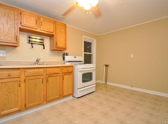 5th image of 774 1/2 S Main St