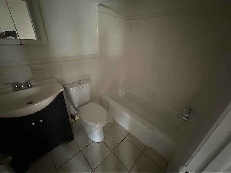 1142 E Mount Airy Ave #2 — Photo 2