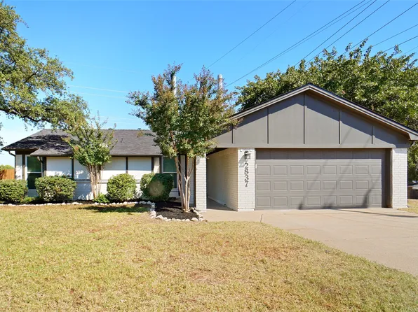2837 Cummings Dr, Bedford, TX 76021