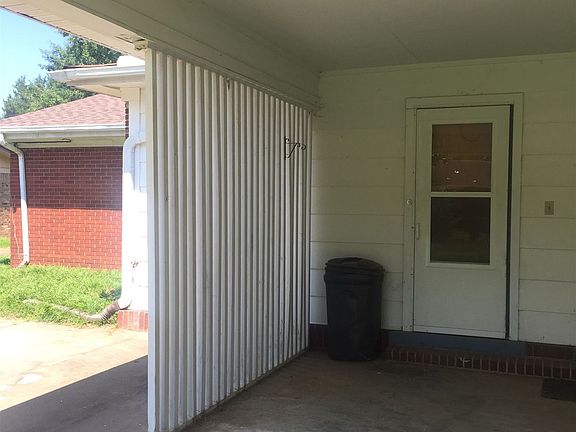 2nd image of 111 W Steward Dr