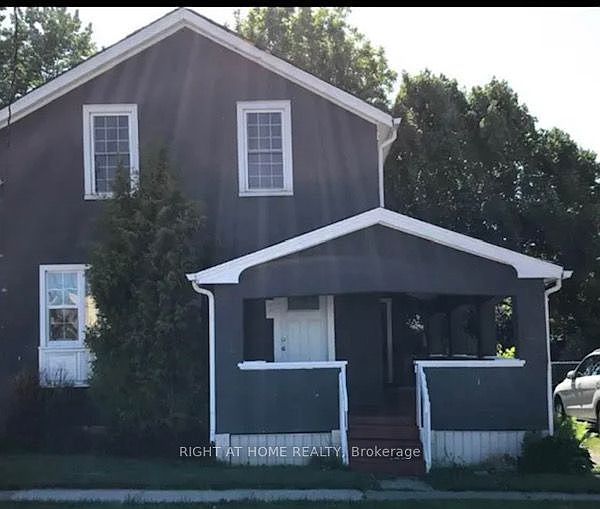 2nd image of 3 Greenlaw Pl #2