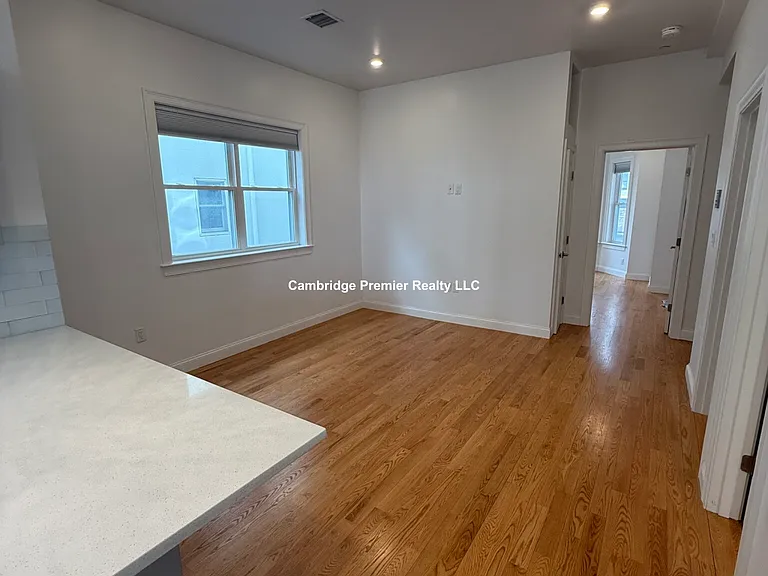 6 Beech St #2 — Photo 3