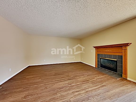 5th image of 13373 Mariposa Ct