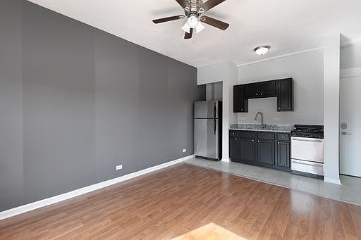 3rd image of 4555 N Malden St APT 312