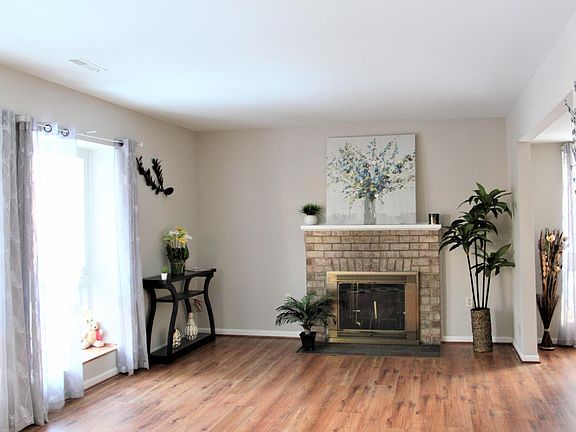 4th image of 3736 Persimmon Cir