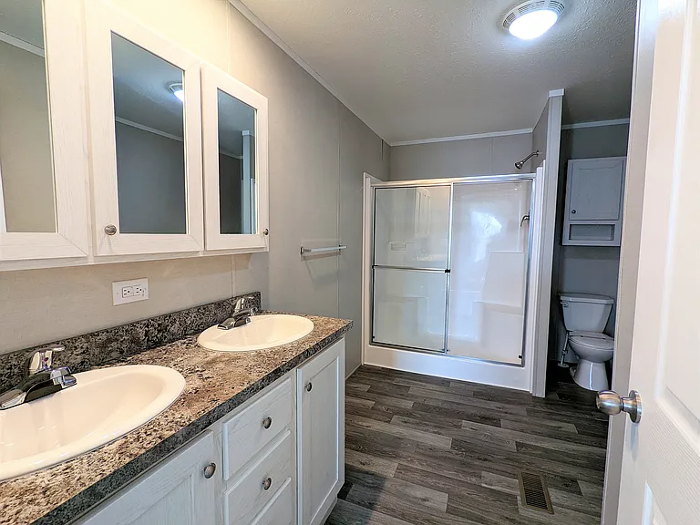606 Delaware St #606 — Photo 7