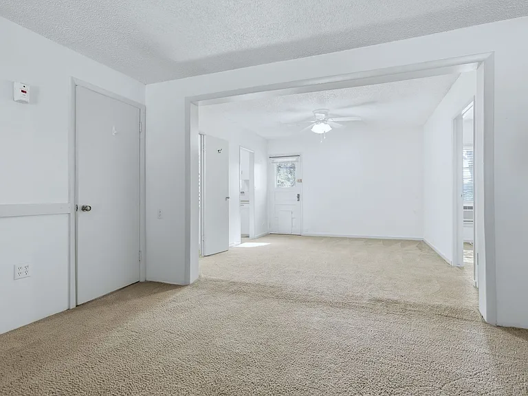 415 Lewis St — Photo 12