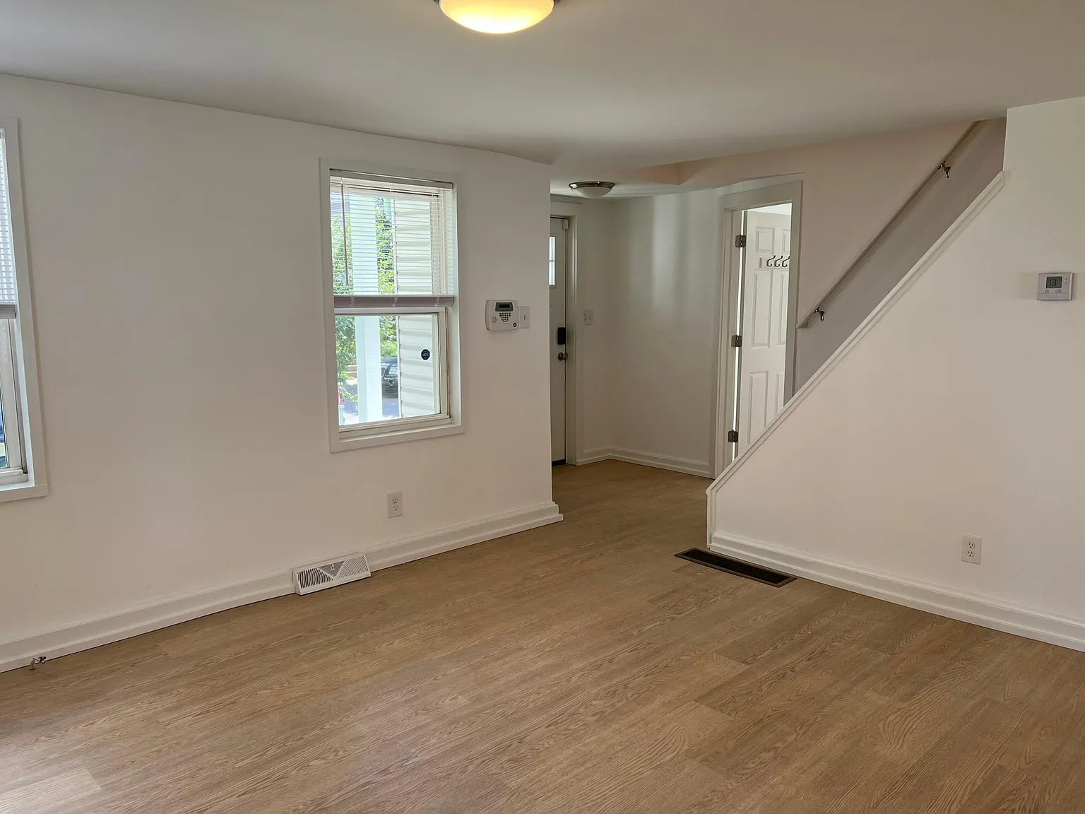 164 E Morrill Ave — Photo 2