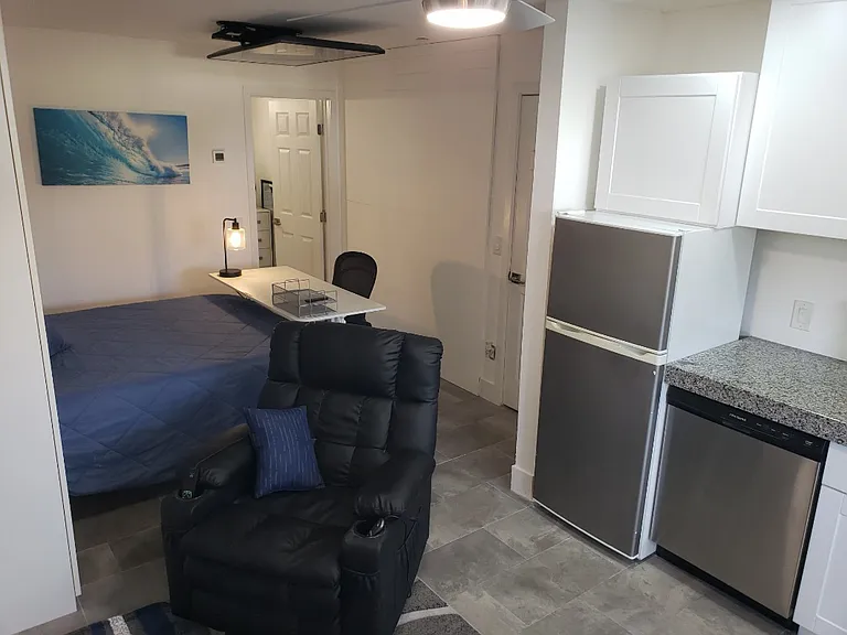 237 S Clementine St #8 — Photo 4