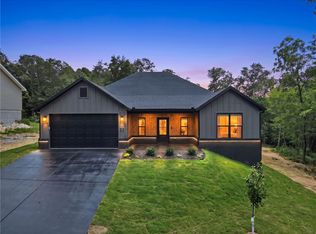4 McGaugh Dr, Bella Vista, AR 72714