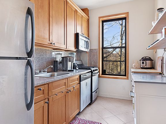 2nd image of 408 8th Ave APT 2C