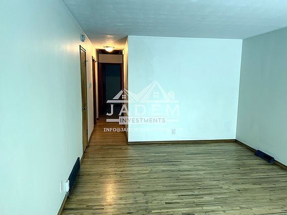 2nd image of 1829 Welker Ave