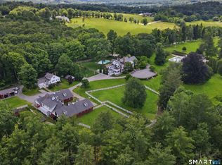 433 Wrights Crossing Rd, Pomfret Center, CT 06259