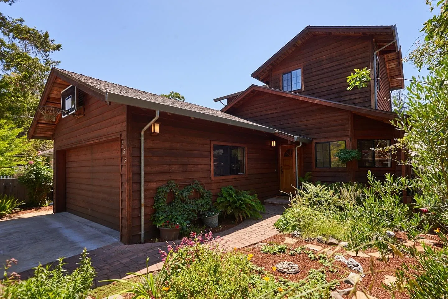 558 Nimitz Ave photo 1