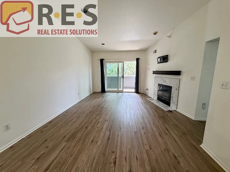 444 S Kittredge St #301 — Photo 3