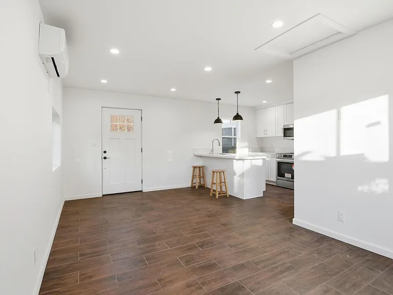 648 Anita St #1 — Photo 12