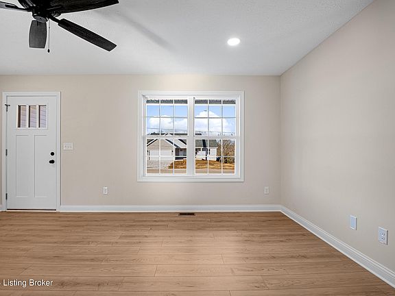 5th image of 209 Brinlee Dr