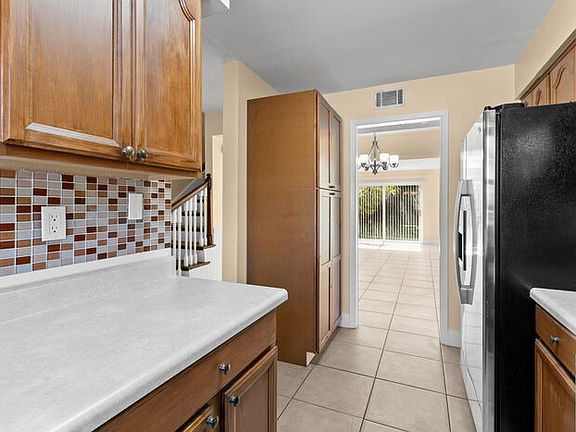 4th image of 7509 Fragancia Ct