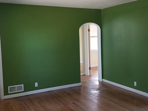 4th image of 6247 Cambridge Ave #2