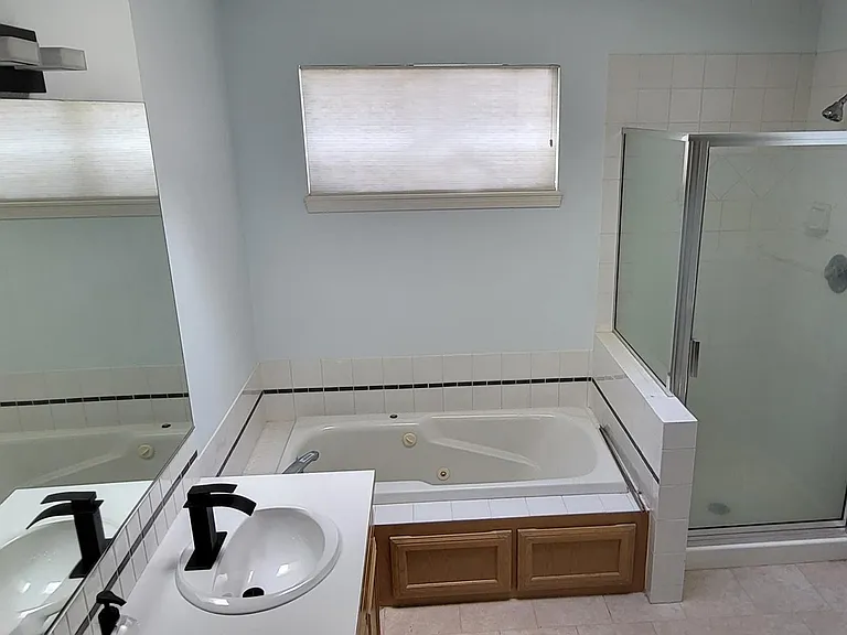 6222 31st Ave NE — Photo 5
