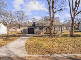 8133 Woodward St, Overland Park, KS 66204