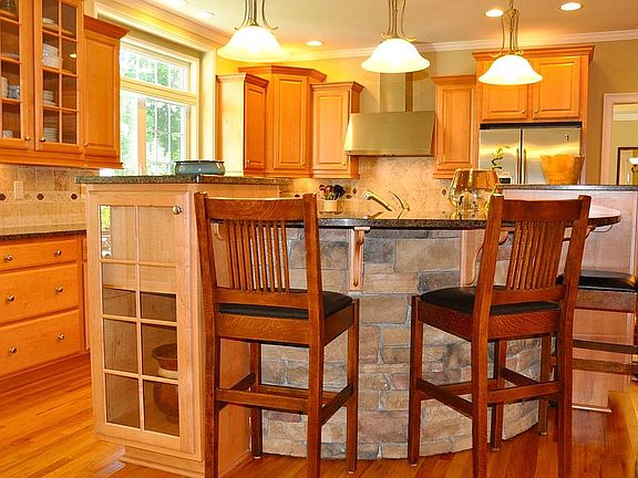 4th image of 6843 Holliston Cir