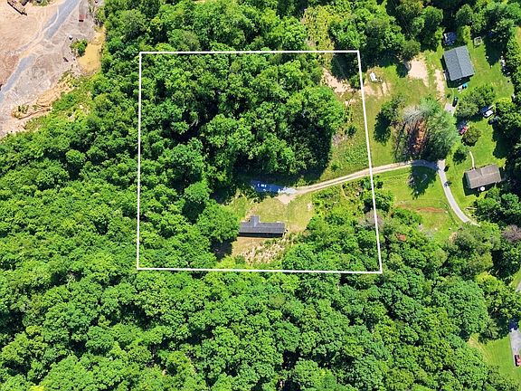 2nd image of 195 Bow Dr
