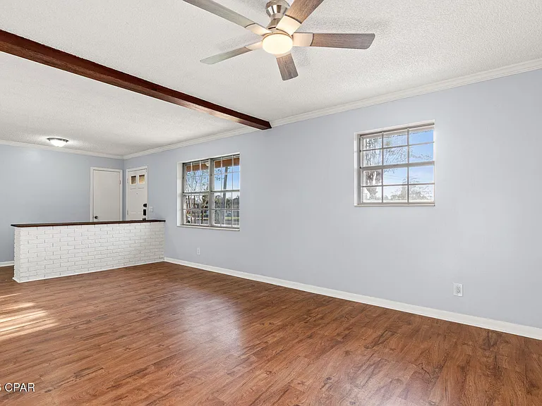 106 Moody Dr — Photo 6