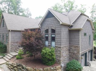 105 Robert Way, Daniels, WV 25832