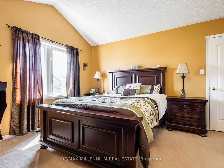 13 Dawson Cres — Photo 5