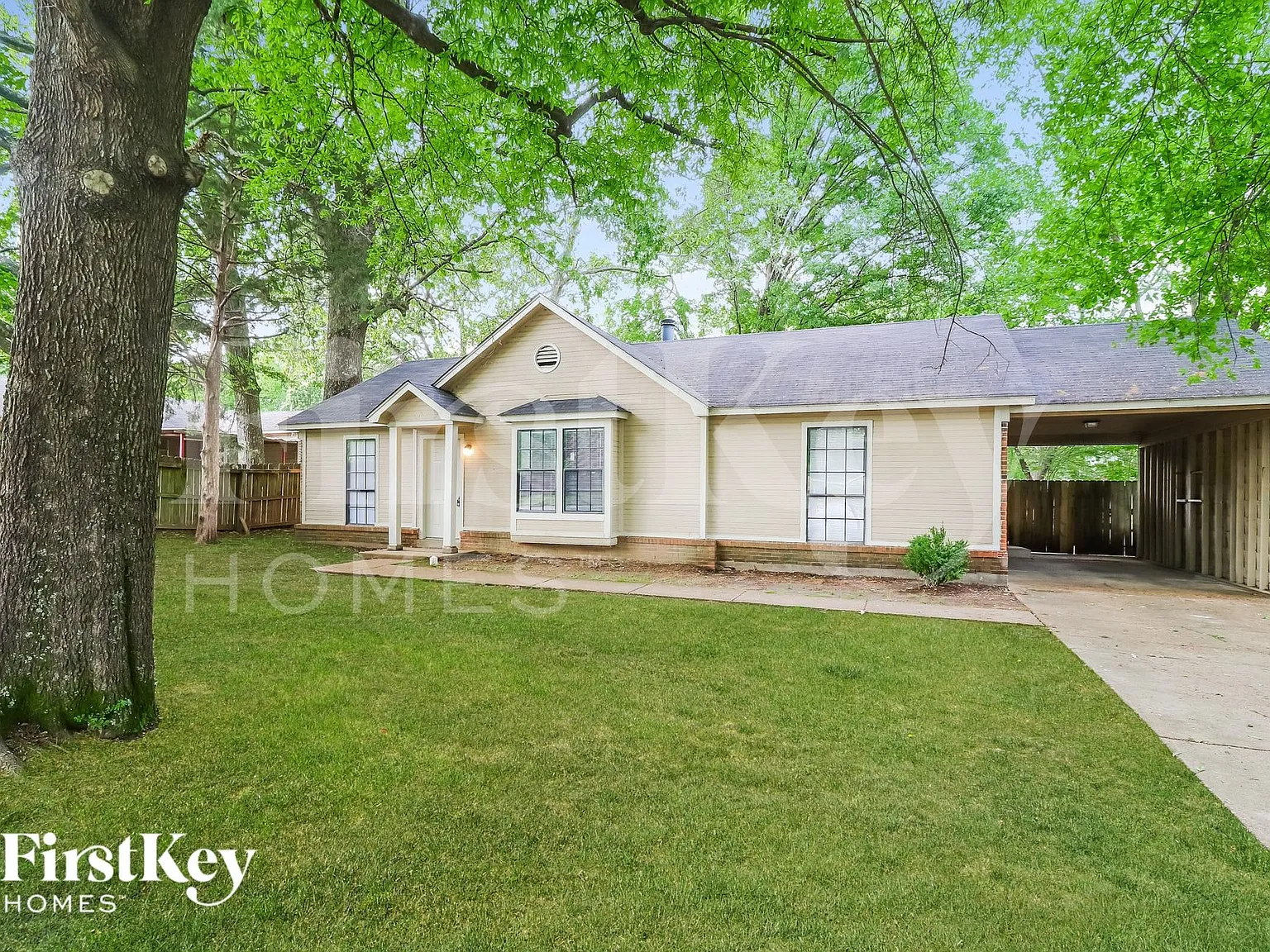 3 bed, 2.0 bath, 1215 sqft, $1,785 — Photo 2