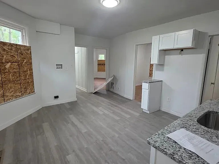 69 Frank St #1 — Photo 3