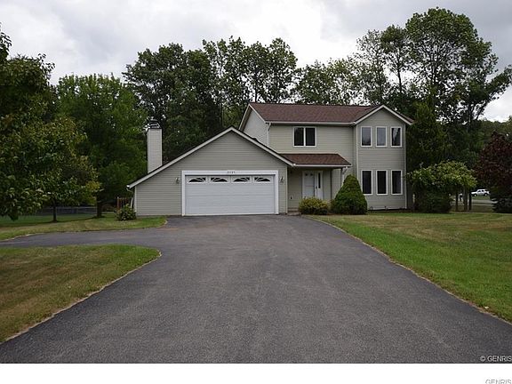 2nd image of 2127 Stonehedge Dr
