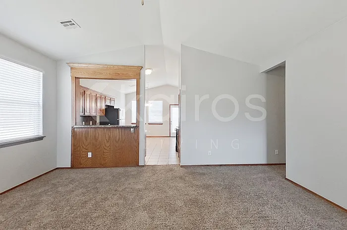 2421 Arbor Dr — Photo 5