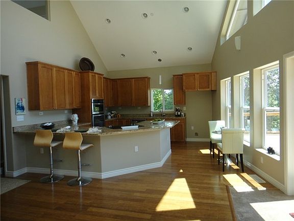 4th image of 13620 Goodrich Dr NW