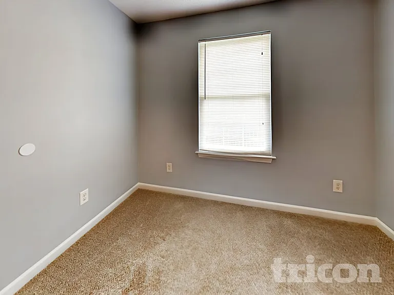 120 Oakbrook Village Rd — Photo 9