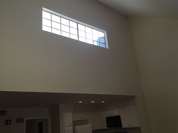 5th image of 13610 Moorpark St APT 204