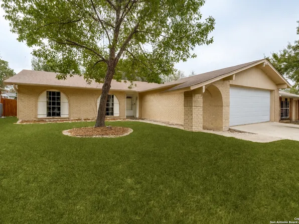 4913 Crestwood, Schertz, TX 78108