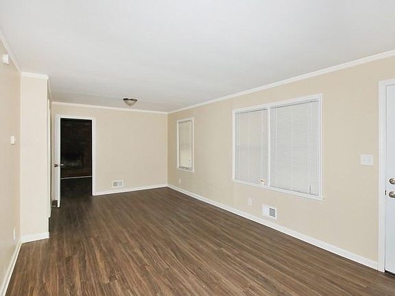 3rd image of 4228 Pine Cir