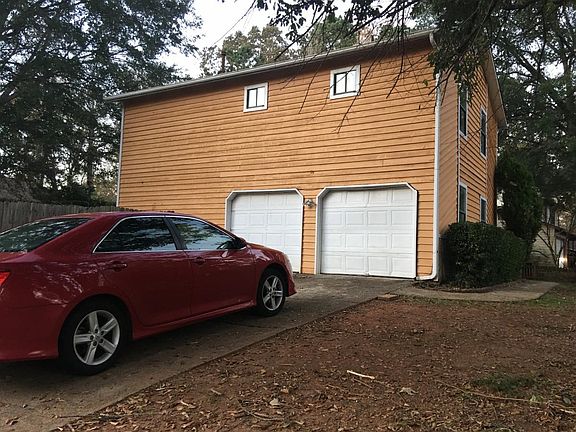 2nd image of 2889 Porter Dr