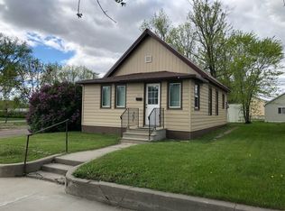 101 7th St NE, Devils Lake, ND 58301