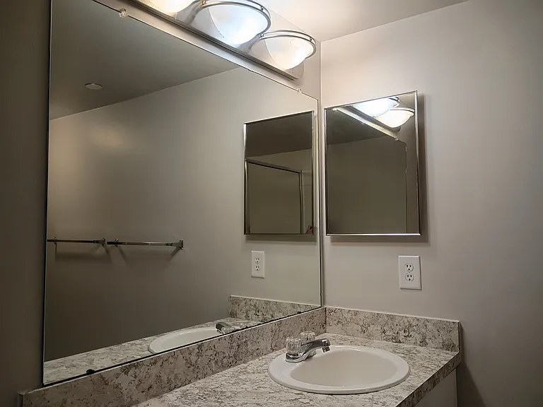 Prentiss Pointe Apartments — Photo 120