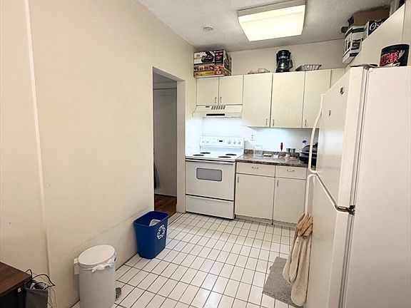 4th image of 114 Strathmore Rd APT 404