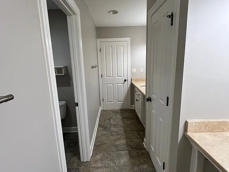 808 Old White Ln — Photo 30