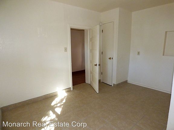 5th image of 515 S Mesquite St