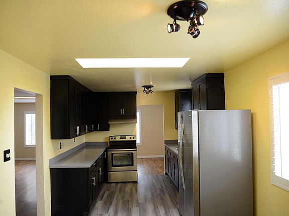 4th image of 128 N Spruce Ave