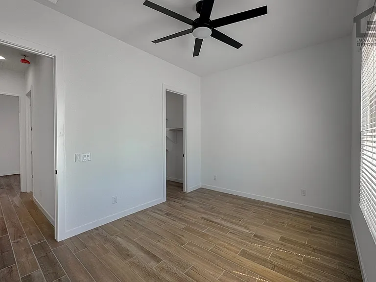 18146 W Morning Vista Ln — Photo 20