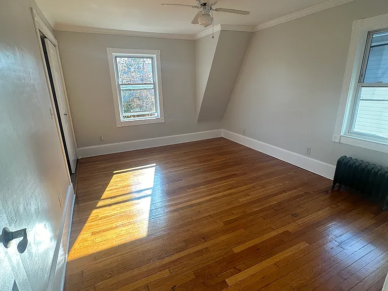 28 Hovey St — Photo 8