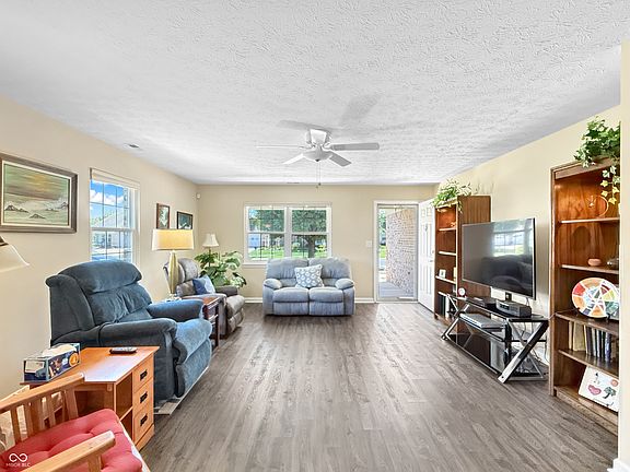 5th image of 7920 Farina Way