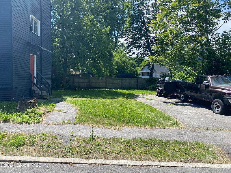 4th image of 1502 3rd Avenue